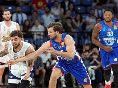 Fenerbahçe Beko, Anadolu Efes’i farkla devirdi: Seride durum 2-0’a geldi