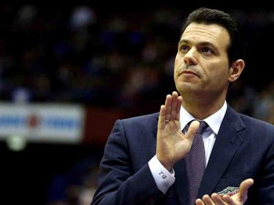 Fenerbahçe Beko'nun yeni Koçu Dimitris Itoudis kimdir? Dimitris Itoudis hangi takımları çalıştırdı? Dimitris Itoudis hakkında bilgiler
