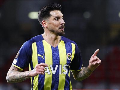 Fenerbahçe - Beşiktaş Derbisinde Jose Sosa'nın Neden Oynamadığı Ortaya Çıktı!