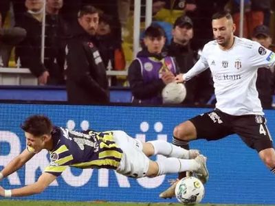 Fenerbahçe-Beşiktaş maçında tartışmalı pozisyonlar! Rıdvan Dilmen: Karar doğru değil