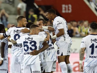 Fenerbahçe, Devler Ligi’nde tur istiyor: Kadıköy’de taraftar rakibe cehennemi yaşatacak