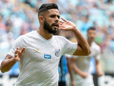 Fenerbahçe Felipe Jonathan’ı mı istiyor? Felipe Jonathan Fenerbahçe’ye gelecek mi? Fenerbahçe sol bek transferinde ilk sırada Felipe Jonathan var