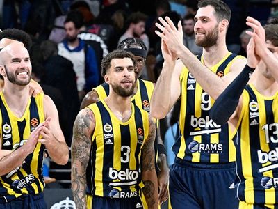 Fenerbahçe güle oynaya Euroleague'de play-off'ta!
