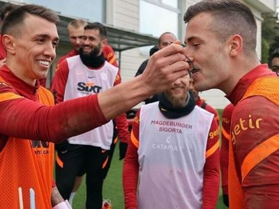 Fenerbahçe ile Galatasaray arasındaki derbide kaleye Fernando Muslera'nın geçmesi bekleniyor!