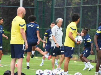 Fenerbahçe KF Tirana şifresiz canlı maç izle - FB Tirana hazırlık maçı canlı izle