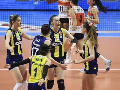 Fenerbahçe Koronavirüs Vakaları Nedeniyle Maça Çıkamıyor