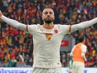 Fenerbahçe Listesinin İlk Sırasında Yer Alan İsim: Alpaslan Öztürk!