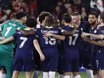 Fenerbahçe Sevilla maçı şifresiz yayınlayan uydu kanalları - FB Sevilla maçını şifresiz yayınlayan yabancı kanallar