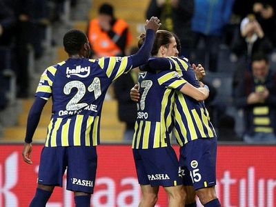 Fenerbahçe son nefeste kupaya tutundu: Son çeyrek finalist oldu