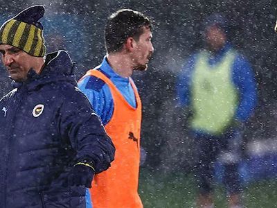 Fenerbahçe Teknik Direktörü İsmail Kartal, Alanyaspor maçında oyunu Mesut Özil'in üzerine kurmayı düşünüyor!