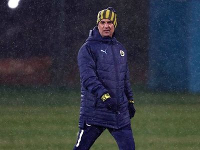 Fenerbahçe Teknik Direktörü İsmail Kartal'dan Transfer Müjdesi!