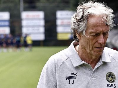 Fenerbahçe teknik direktörü Jorge Jesus takımın çok kolay top kaybı yapmasından rahatsız oldu!