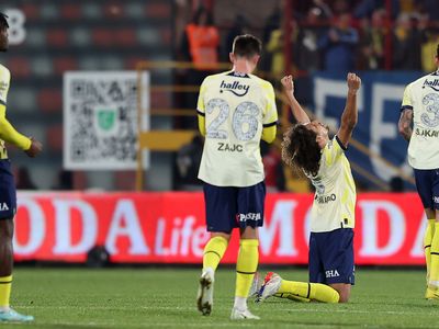 Fenerbahçe, Ümraniyespor karşısında son dakikalarda galibiyeti buldu