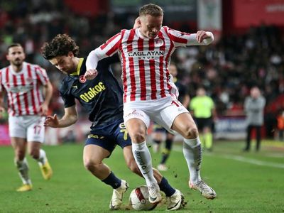 Fenerbahçe zirveyi bırakmıyor: Rekor üstüne rekor kırdılar