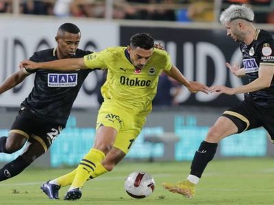 Fenerbahçe zorlansa da kazandı: Seri 5 maça çıktı