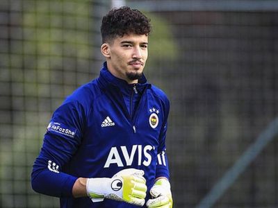 Fenerbahçe'de Altay Bayındır Ameliyat Oldu