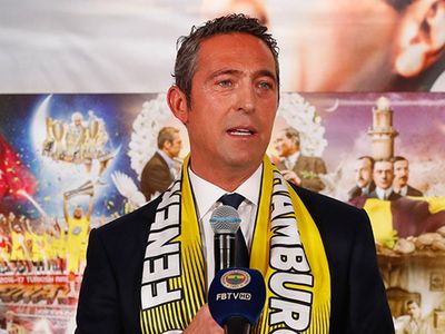 Fenerbahçe'de Başkan Ali Koç, teknik direktörlük için Dünya çapında isimlerle görüştüğünü açıkladı!