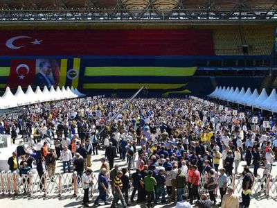 Fenerbahçe’de başkanlık seçimi heyecanı: Aziz Yıldırım ve Ali Koç’un listeleri netleşti