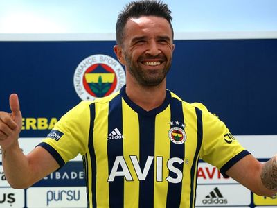 Fenerbahçe'de Gökhan Gönül Depremi! Sözleşmesi Yenilenmeyecek
