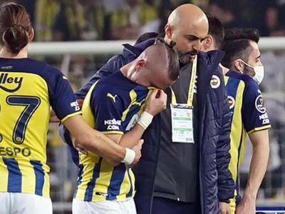 Fenerbahçe'de Göztepe maçında sakatlanan Dimitrios Pelkas'dan kötü haber geldi! İşte Fenerbahçe'den yapılan Pelkas açıklaması...