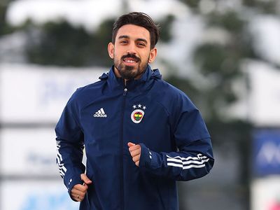 Fenerbahçe'de İrfan Can Kahveci, Konyaspor maçı öncesi takım arkadaşlarına Şampiyonlar Ligi hedeflerinin önemini anlattı!