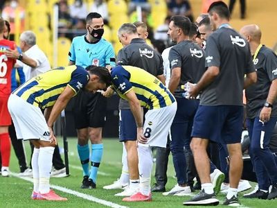 Fenerbahçe'de İrfan Can Kahveci ve Marcel Tisserand Sakatlıkları Nedeniyle 3 Hafta Forma Giyemeyecek!