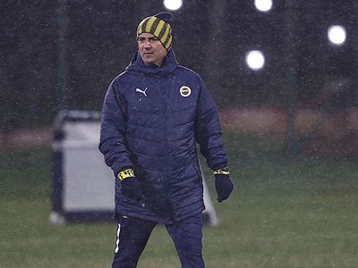 Fenerbahçe'de İsmail Kartal, Alanyaspor deplasmanı öncesi futbolcularıyla kritik görüşme!