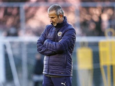 Fenerbahçe'de İsmail Kartal, Alanyaspor maçı öncesi futbolcularıyla kritik bir görüşme gerçekleştirdi