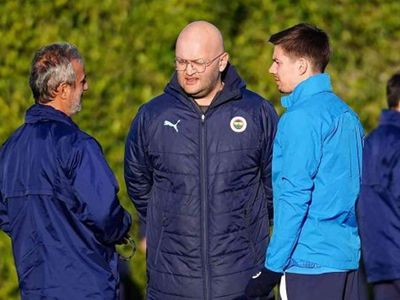 Fenerbahçe'de İsmail Kartal, Galatasaray derbisi öncesinde futbolcularına motivasyon konuşması yaptı