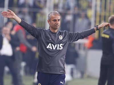 Fenerbahçe'de İsmail Kartal, Göztepe karşısında aldıkları galibiyetin ardından Süper Lig'deki zirve takipleri hakkında konuştu