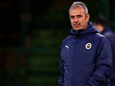 Fenerbahçe'de İsmail Kartal Ozan Tufan'la Slavia Prag Maçı Öncesi Görüştü!