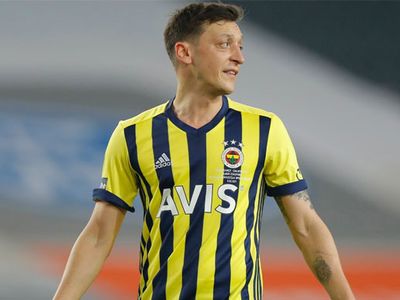Fenerbahçe'de Mesut Özil Sevinci