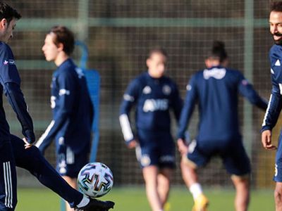 Fenerbahçe'de Mesut Ve Nazım Takımla Çalıştı