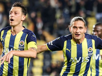 Fenerbahçe'de Miguel Crespo'dan Antalya Kampında Açıklamalar!
