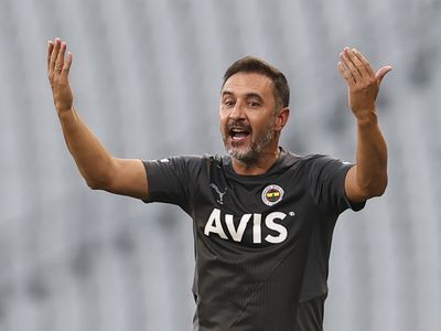Fenerbahçe'de Teknik Direktör Vitor Pereira ve Taraftar Arasında Taktik Tartışması!