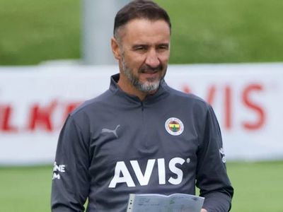 Fenerbahçe'de Vitor Pereira'dan Derbi Öncesi Toplantı!