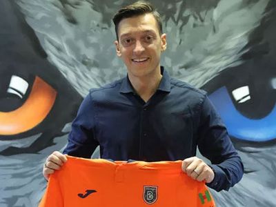 Fenerbahçe'den, Medipol Başakşehir'e transfer olan Mesut Özil ile ilgili ortaya çıkan gerçek büyük yankı uyandırdı!
