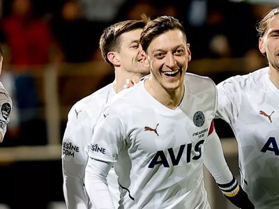 Fenerbahçeli Mesut Özil kariyer rekorunu kırmak üzere!