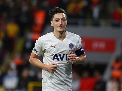 Fenerbahçeli yıldız Mesut Özil Endonezya Ligi'ne mi transfer oluyor? Mesut Özil'den transfer açıklaması