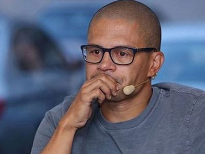 Fenerbahçe'nin eski yıldızı Alex de Souza babasını kaybetti!