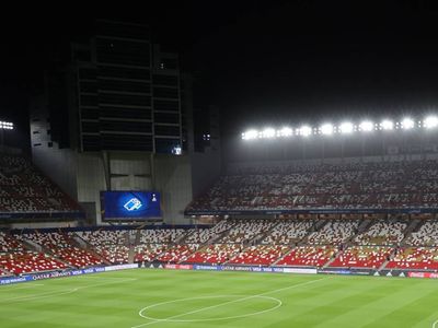 Fenerbahçe’nin eski yıldızından şok karar: Yollarını ayırdı