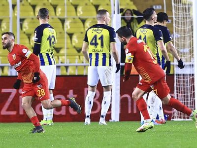 Fenerbahçe'nin Kayserispor'a Türkiye Kupası'nda Elenmesinin Ardından Bülent Timurlenk Çarpıcı Açıklamalarda Bulundu!