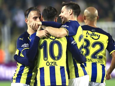 Fenerbahçe'nin Sivaspor Deplasmanı Öncesi Eksikleri Belli Oldu