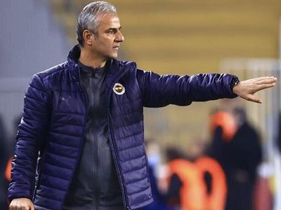 Fenerbahçe'nin Teknik Direktörü İsmail Kartal, Galatasaray'ı çalıştıran Domenec Torrent'i solladı!