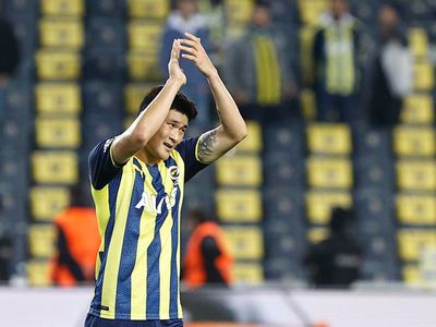 Fenerbahçe’nin yıldızı Kim Min Jae takımdan ayrılıyor mu? Napoli Kim Min Jae transferini bitirdi mi? Napoli Sportif Direktörü Kim Min Jae’nin Fenerbahçe’den transferi hakkında konuştu