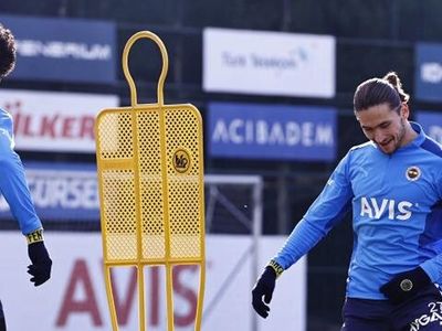 Fenerbahçe'ye Attila Szalai ve Miguel Crespo'dan Sevindiren Haber Geldi!