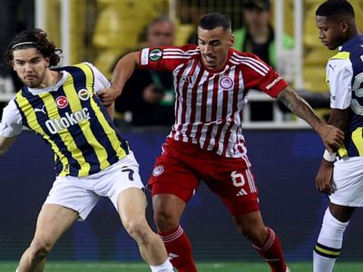 Ferdi Kadıoğlu’na Olympiakoslu futbolcudan küstah hareket: Hakemlerden kart çıkmadı