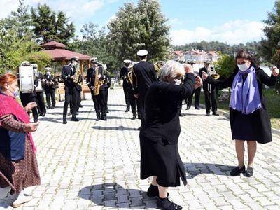 Fethiye’de Huzurevi’ndeki Yaşlılara Bando Sürprizi Yapıldı