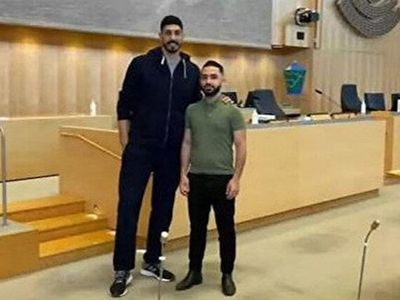 FETÖ'cü Enes Kanter ile PKK yandaşı Daniel Riazat ile İsveç Meclisi'nde!