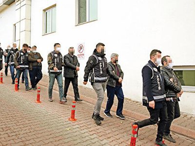 FETÖ'cülerden Akılalmaz Tehdit:' Bize Himmet Vermezseniz İhbar Ederiz'